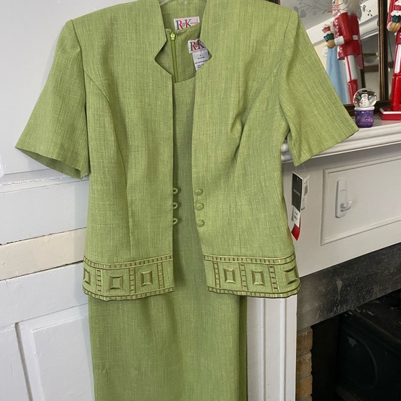 Dresses & Skirts - Ladies size 8 Green are  2 pc dress